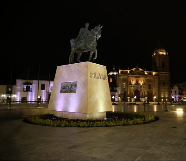 Plaza-de-Bolivar-Tunja